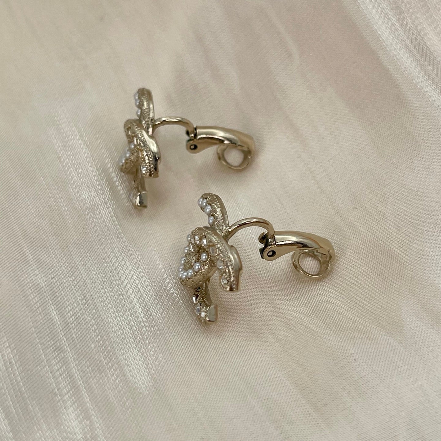 Chanel Vintage Pale Gold CC Clip-On Earrings [Used]