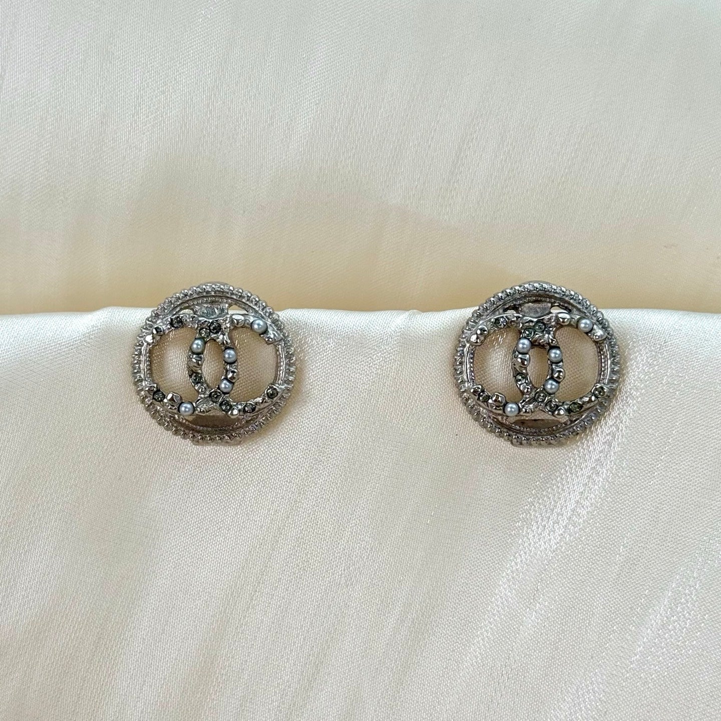 Chanel Pale Gold Pearl CC Coin Clip-On Earrings 1.7 cm [Used]