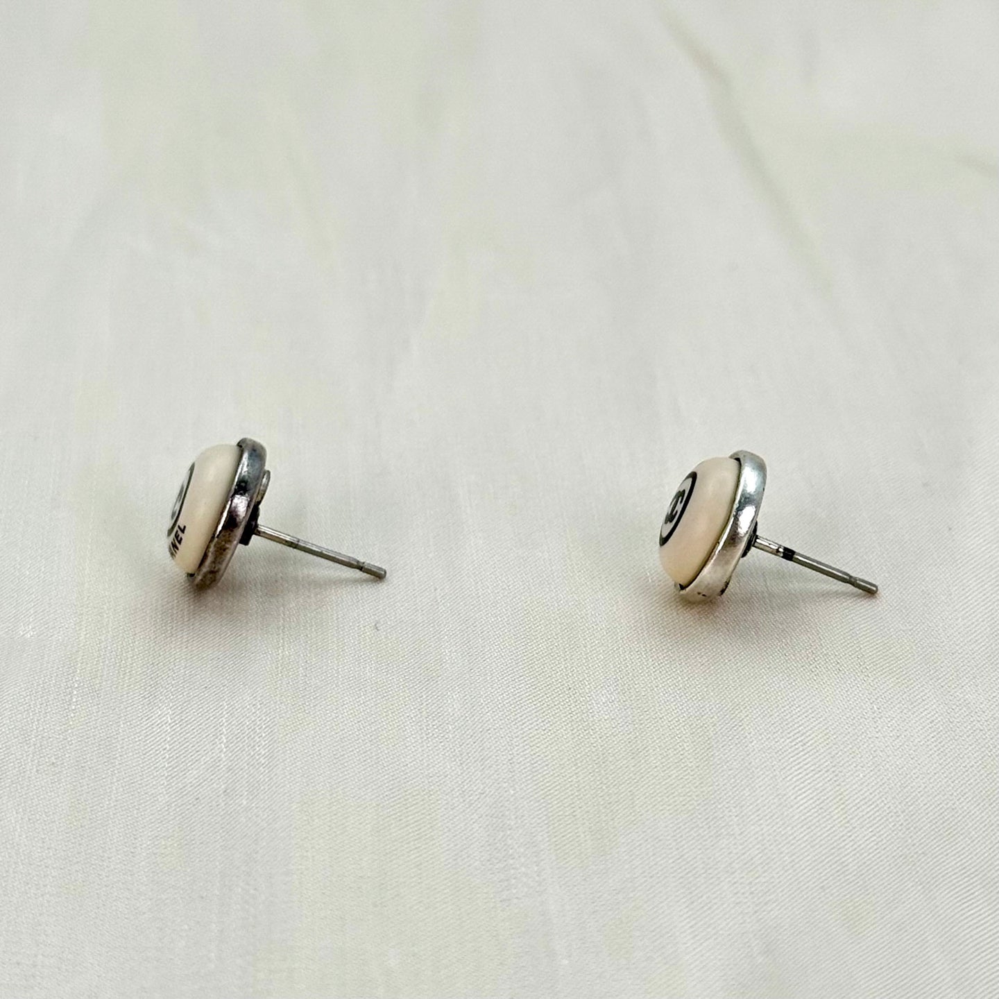 Chanel Handwritten-Style Logo Ivory Mini Ball-shaped Stud Earrings [Used]