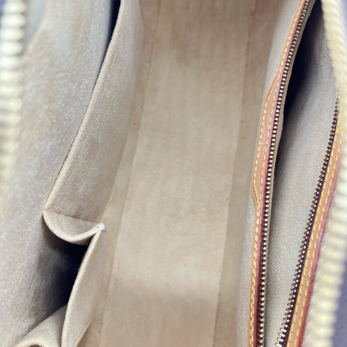 Louis Vuitton Monogram Canvas Open Top Handbag [Used]