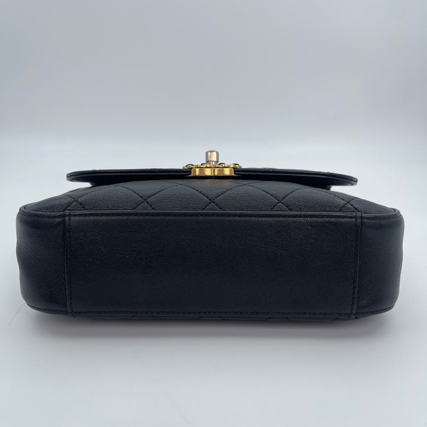 Chanel Black Calfskin 19 Bag 2Way Handle Shoulder Bag [Used]