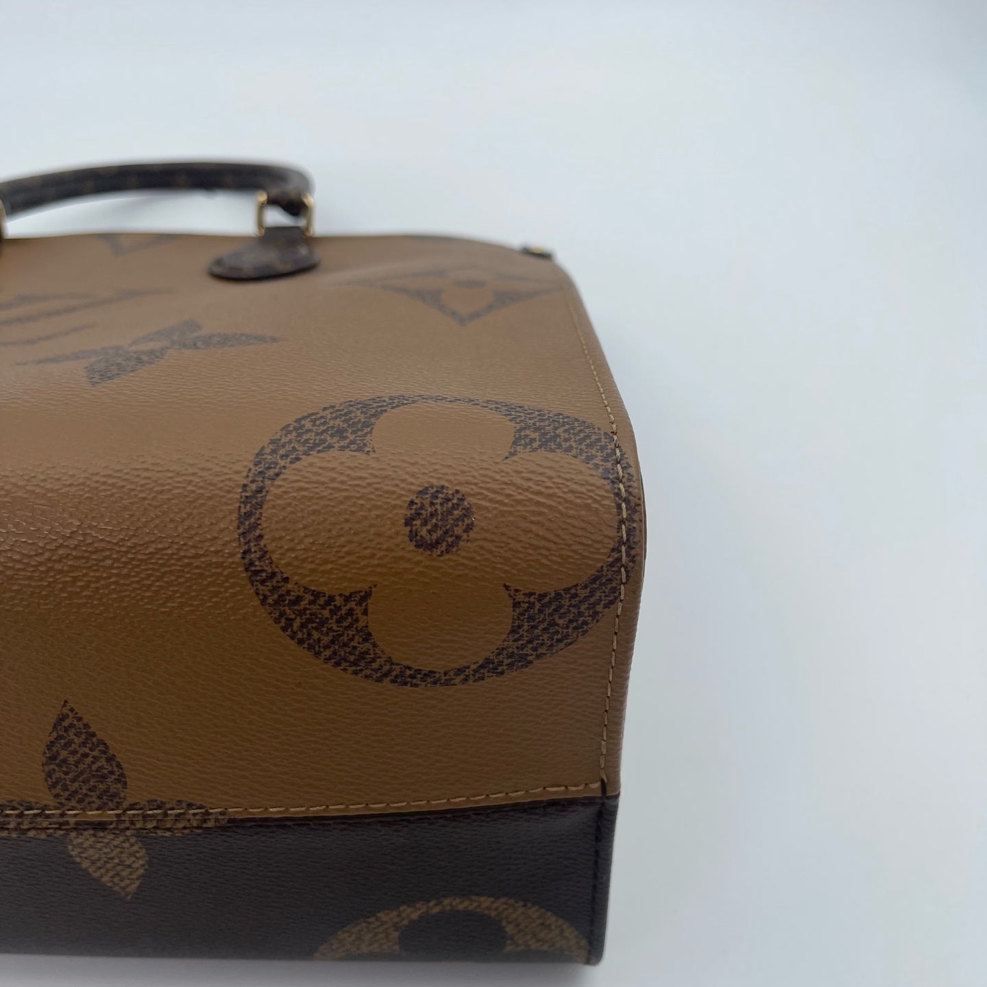 Louis Vuitton Onthego MM Giant Monogram Tote Bag [Used]