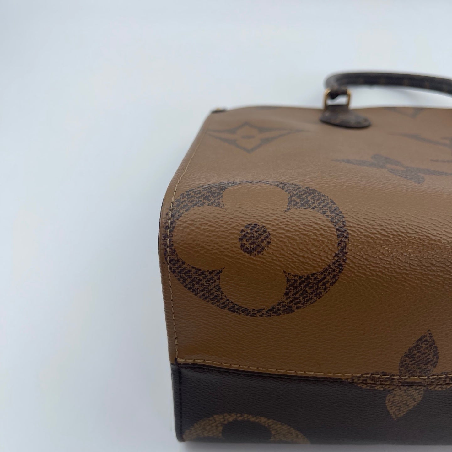 Louis Vuitton Onthego MM Giant Monogram Tote Bag [Used]