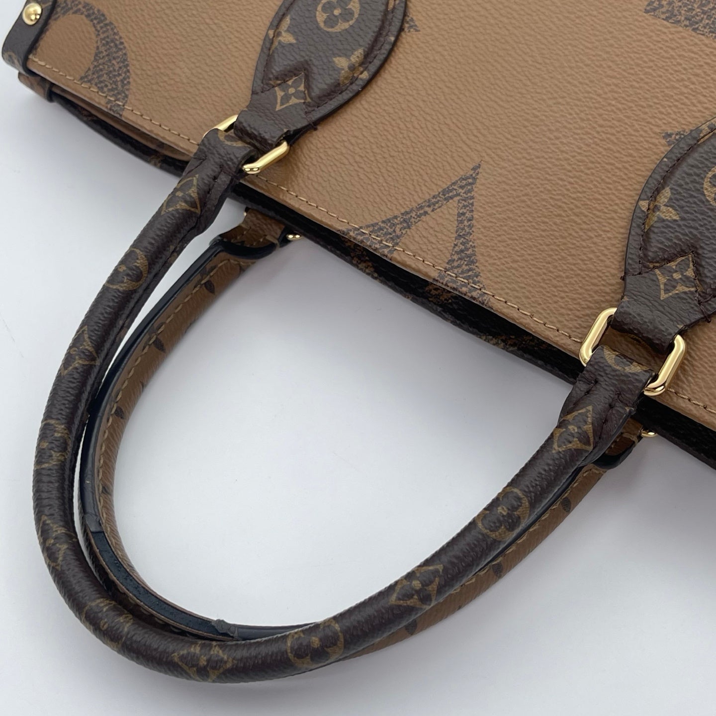 Louis Vuitton Onthego MM Giant Monogram Tote Bag [Used]