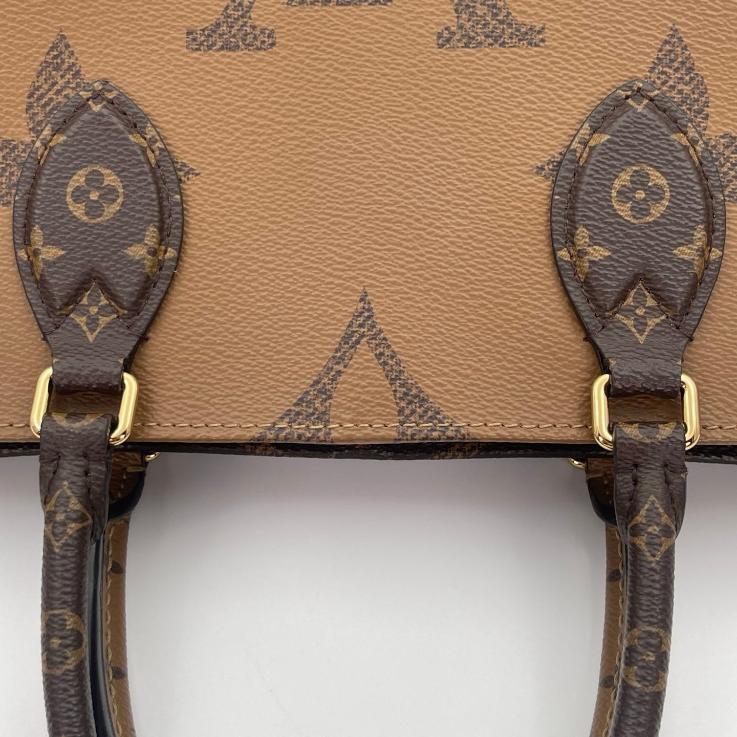 Louis Vuitton Onthego MM Giant Monogram Tote Bag [Used]