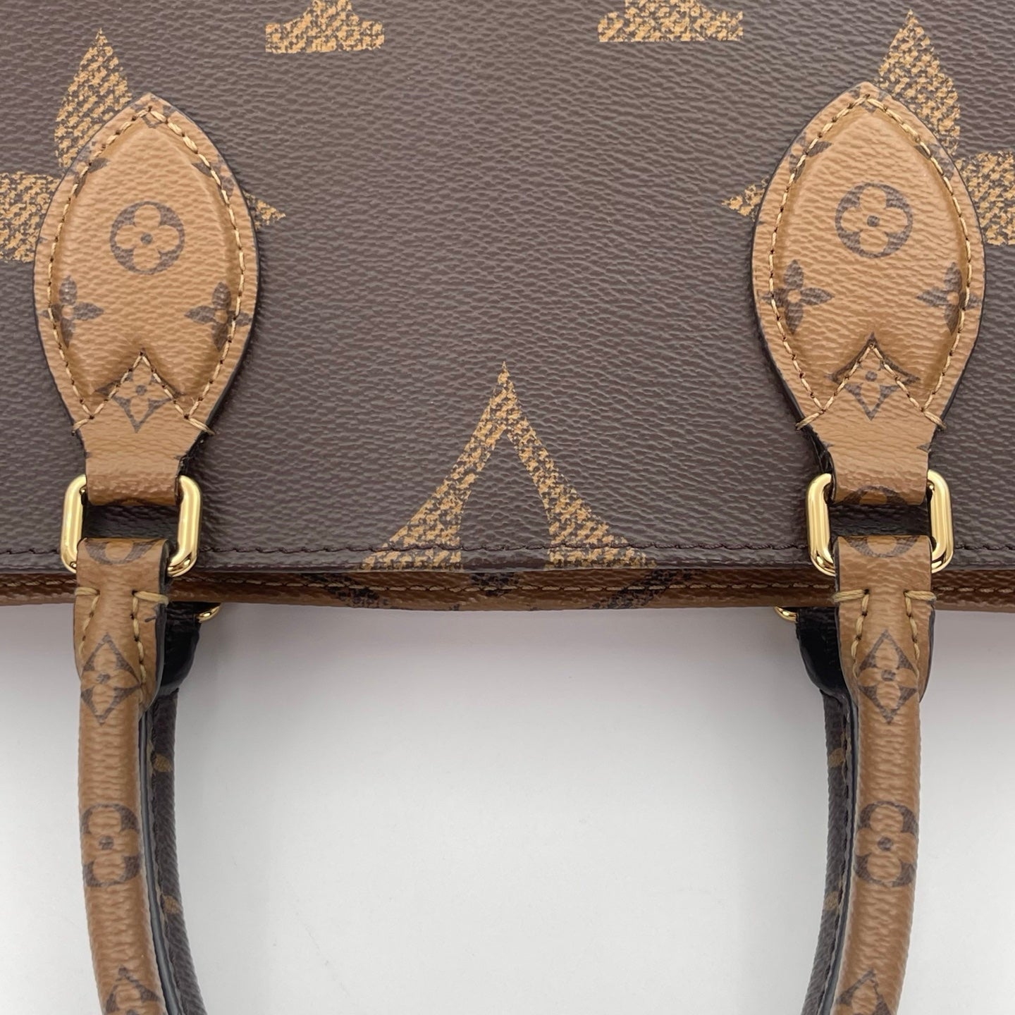 Louis Vuitton Onthego MM Giant Monogram Tote Bag [Used]