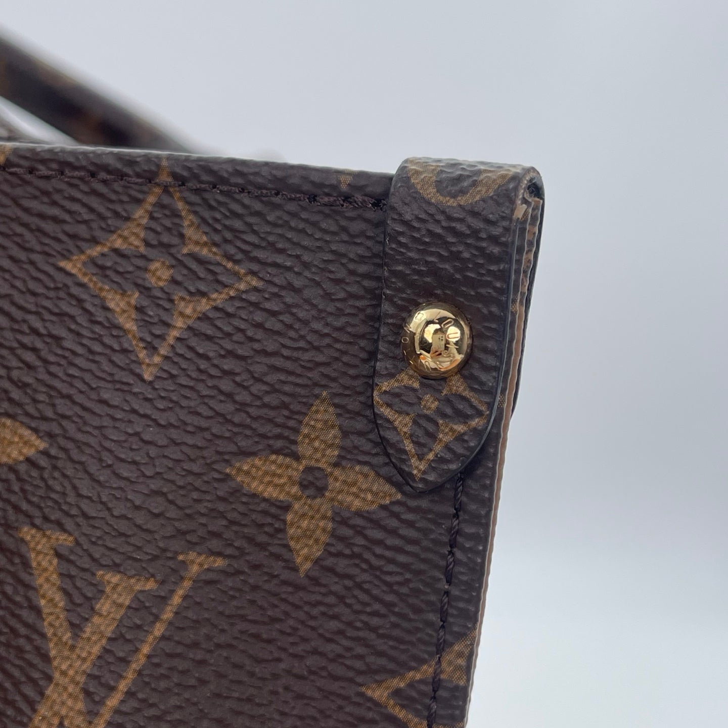 Louis Vuitton Onthego MM Giant Monogram Tote Bag [Used]