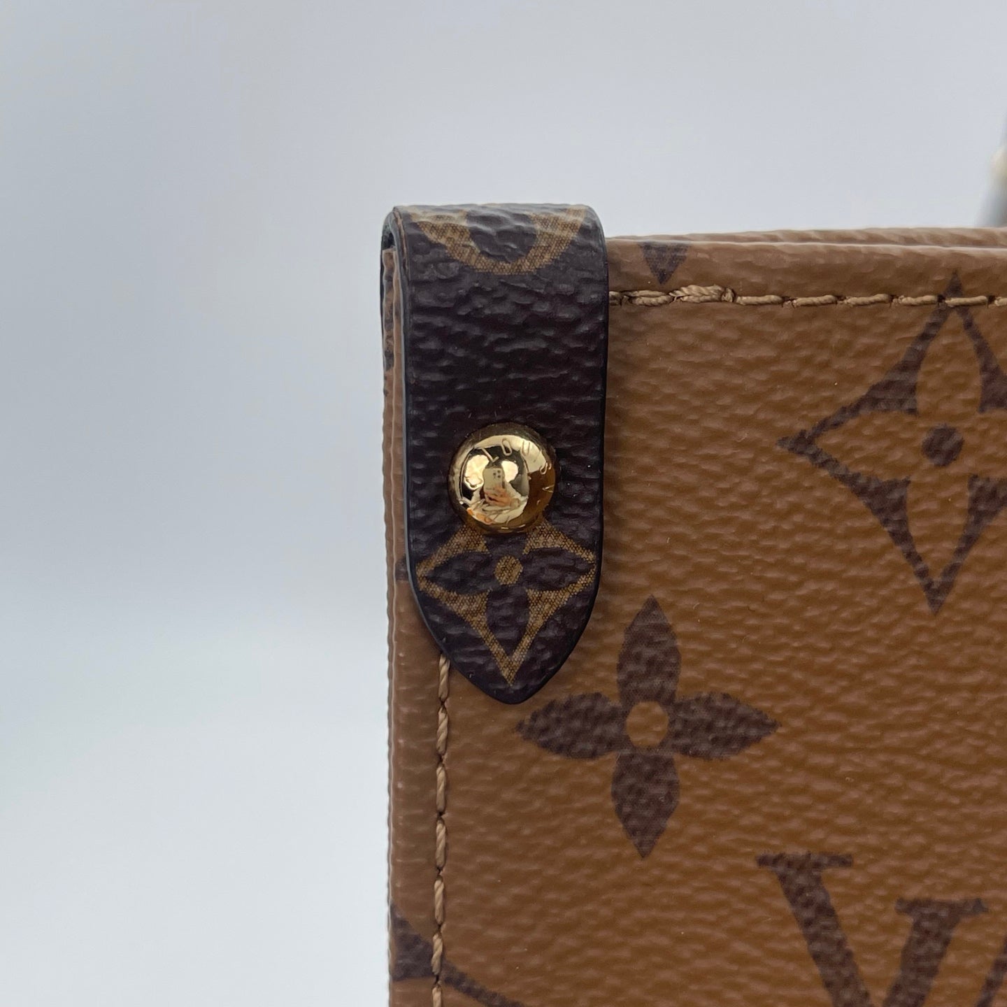 Louis Vuitton Onthego MM Giant Monogram Tote Bag [Used]