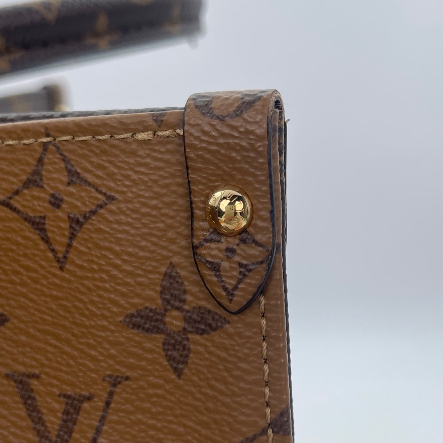 Louis Vuitton Onthego MM Giant Monogram Tote Bag [Used]