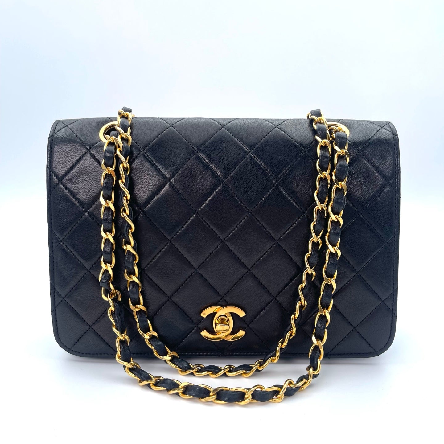 Chanel Black Lambskin Classic Flap Chain Shoulder Bag [Used]
