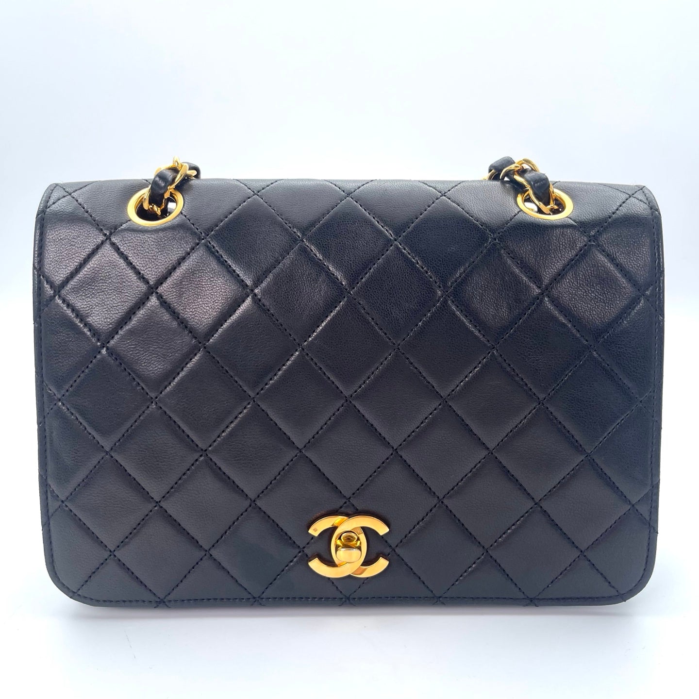 Chanel Black Lambskin Classic Flap Chain Shoulder Bag [Used]