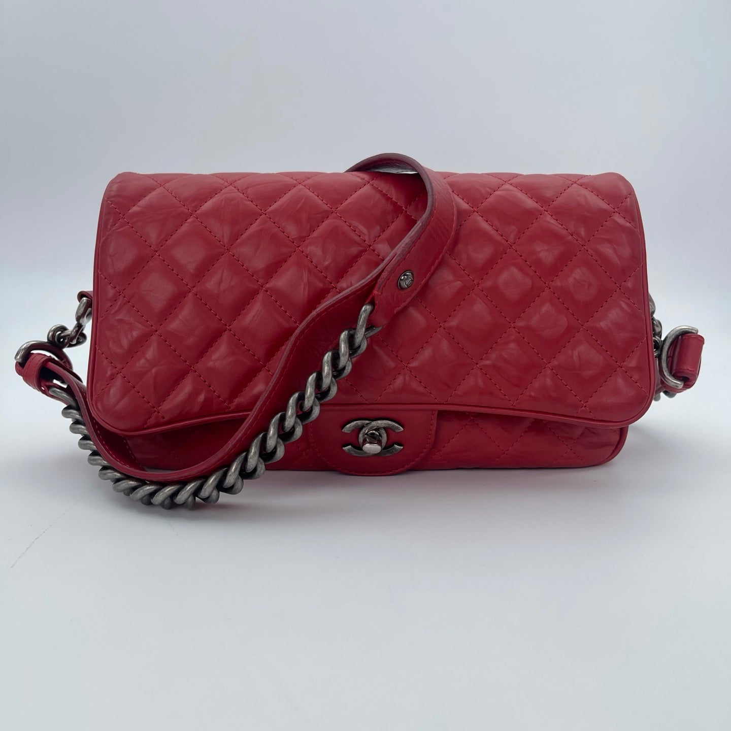 CHANEL 2016 Red Oiled Calfskin Easy Flap Chain Shoulder Bag [Used]