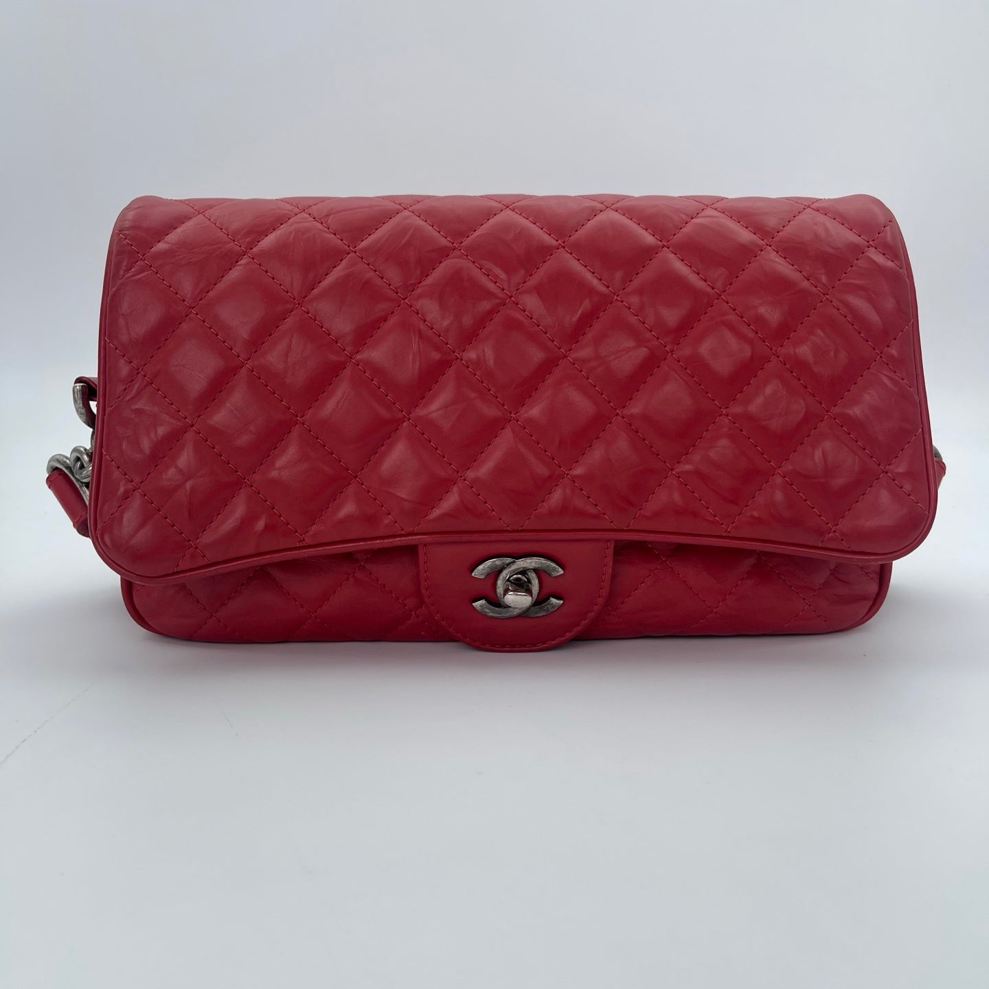CHANEL 2016 Red Oiled Calfskin Easy Flap Chain Shoulder Bag [Used]