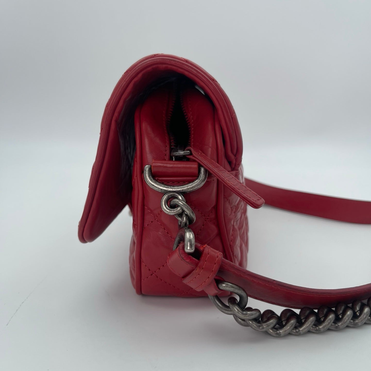 CHANEL 2016 Red Oiled Calfskin Easy Flap Chain Shoulder Bag [Used]