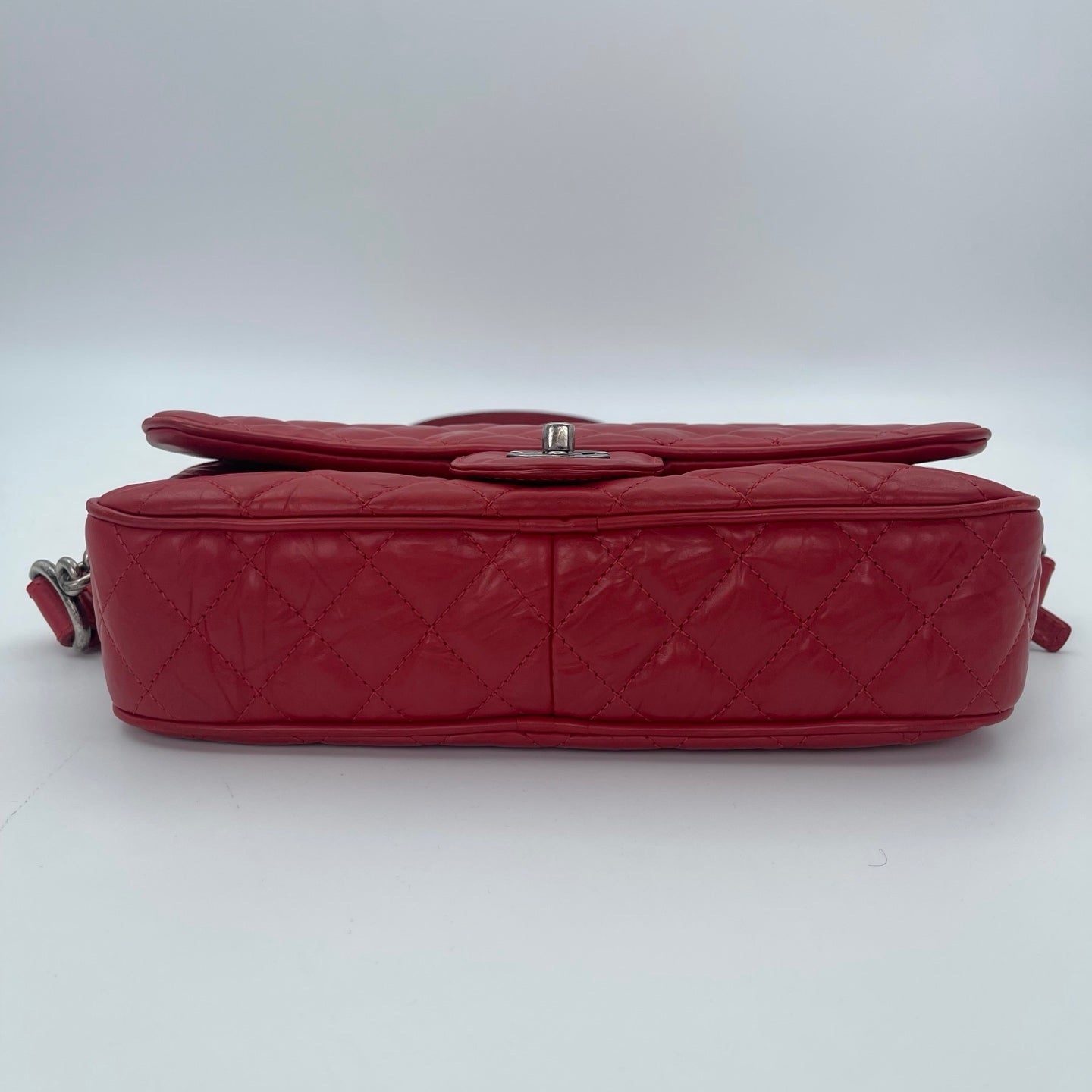 CHANEL 2016 Red Oiled Calfskin Easy Flap Chain Shoulder Bag [Used]