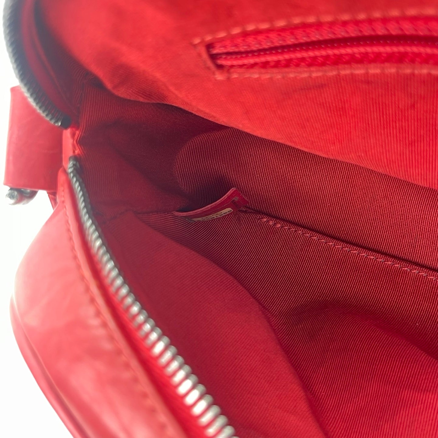 CHANEL 2016 Red Oiled Calfskin Easy Flap Chain Shoulder Bag [Used]