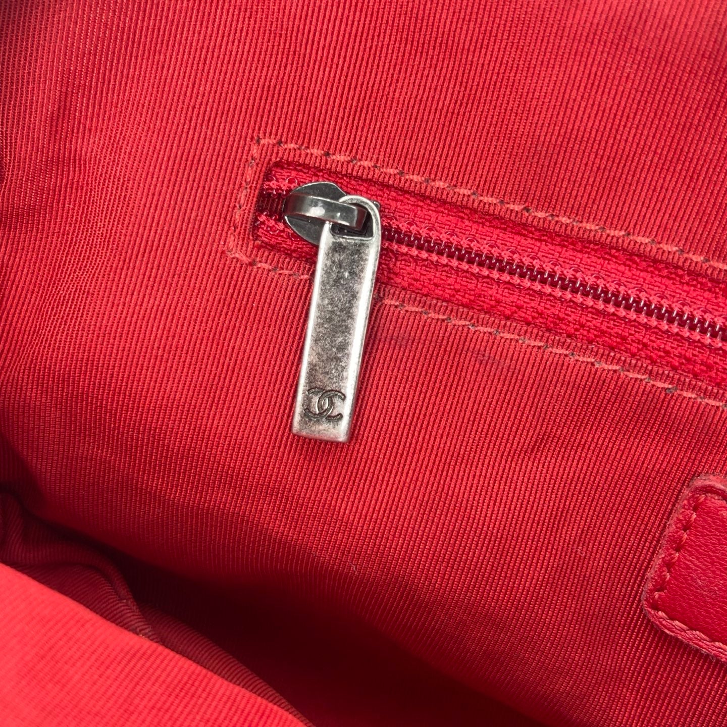 CHANEL 2016 Red Oiled Calfskin Easy Flap Chain Shoulder Bag [Used]