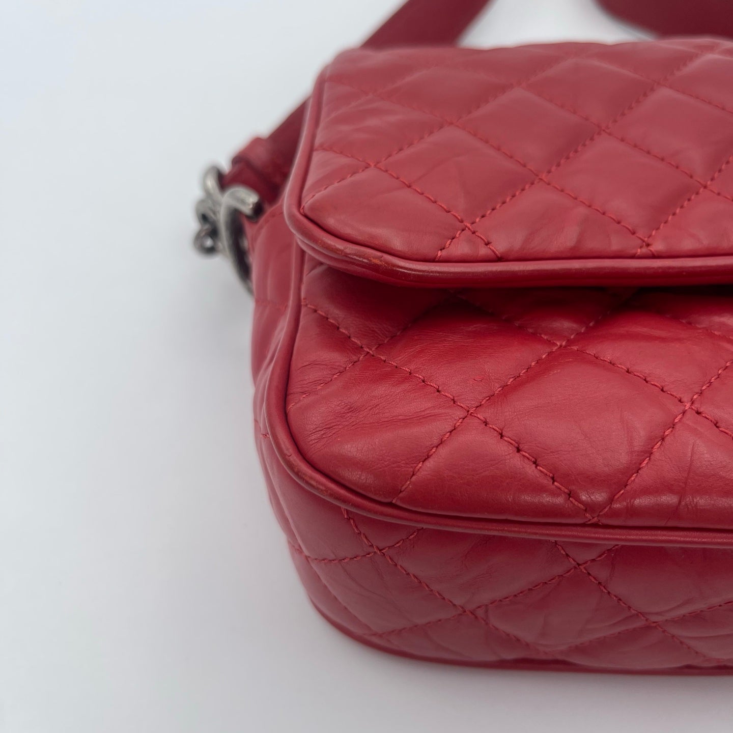 CHANEL 2016 Red Oiled Calfskin Easy Flap Chain Shoulder Bag [Used]