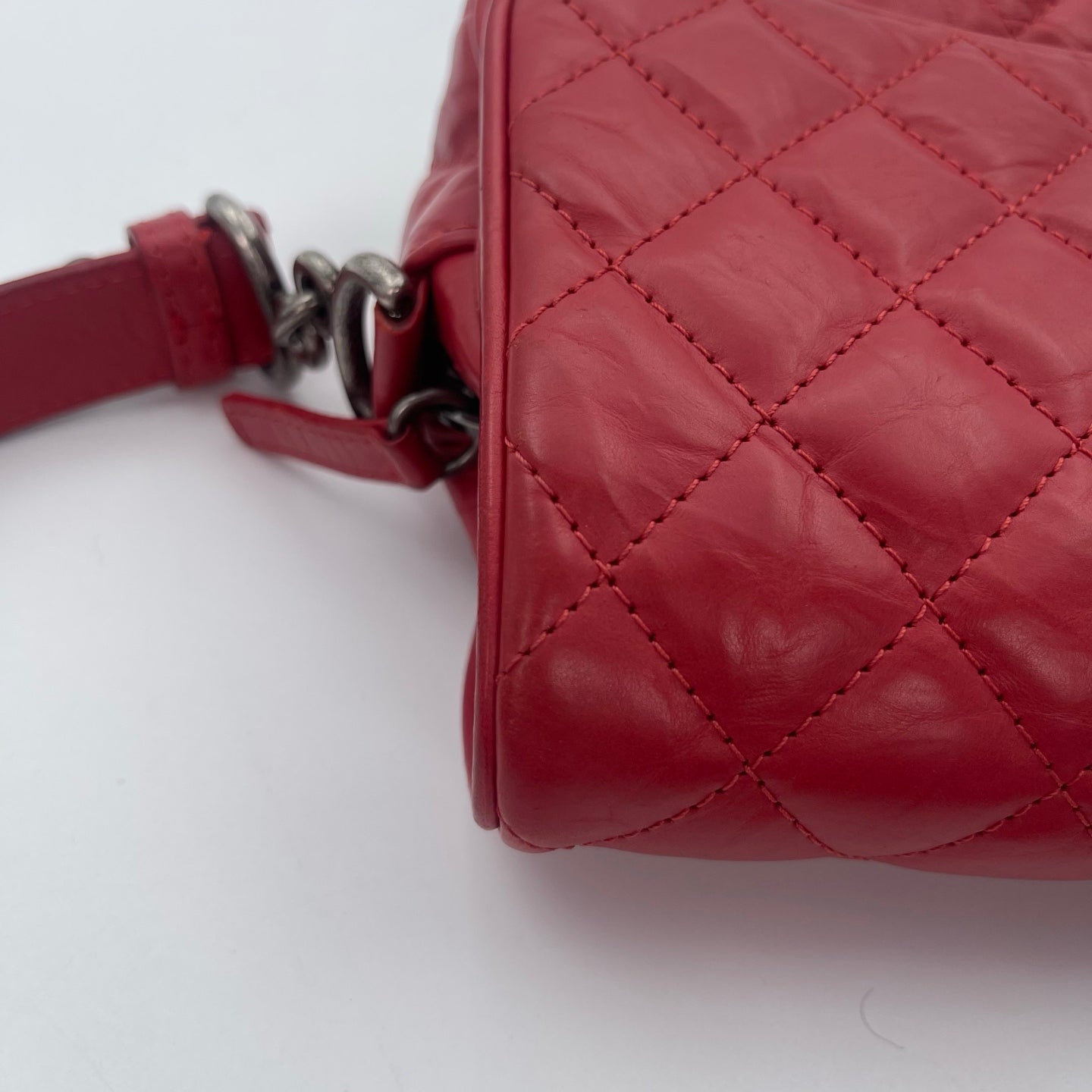 CHANEL 2016 Red Oiled Calfskin Easy Flap Chain Shoulder Bag [Used]