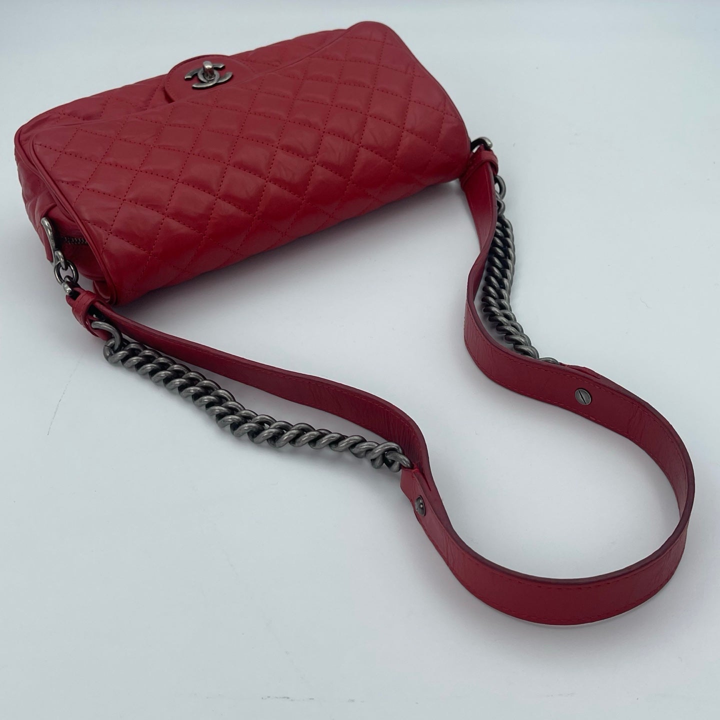 CHANEL 2016 Red Oiled Calfskin Easy Flap Chain Shoulder Bag [Used]