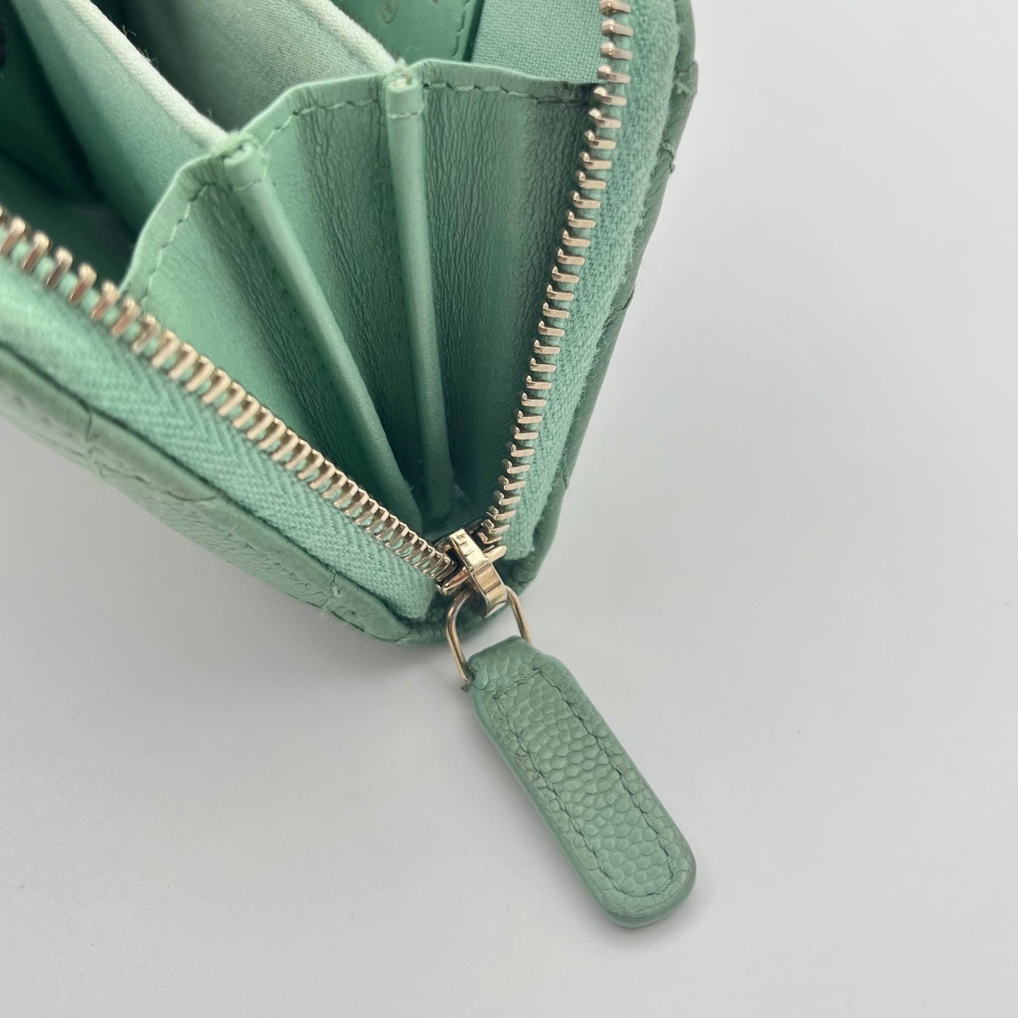 CHANEL Light Green Caviar Leather Zip Card & Coin Case [Used]