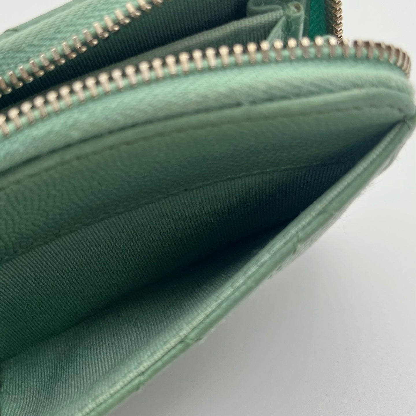 CHANEL Light Green Caviar Leather Zip Card & Coin Case [Used]