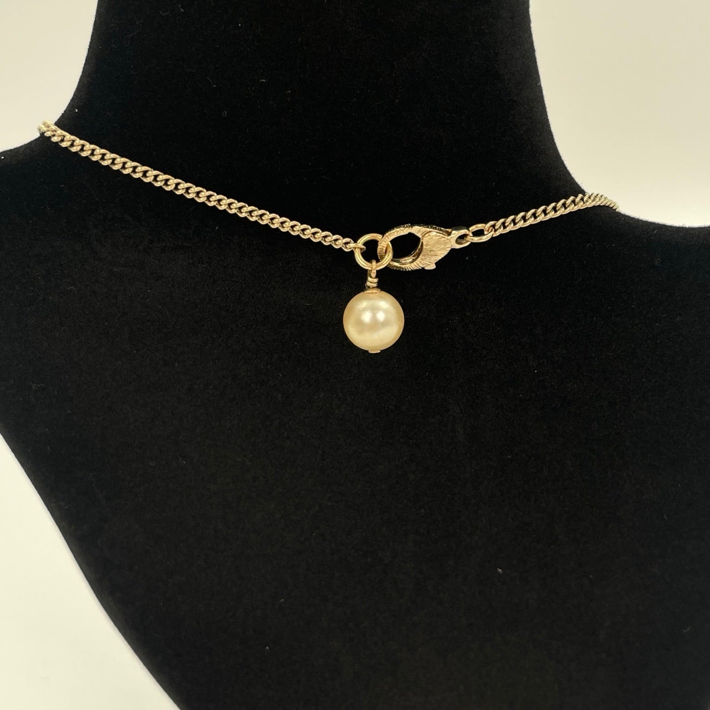 Chanel Pale Gold Rhinestone CC Starburst Pendant Necklace [Used]