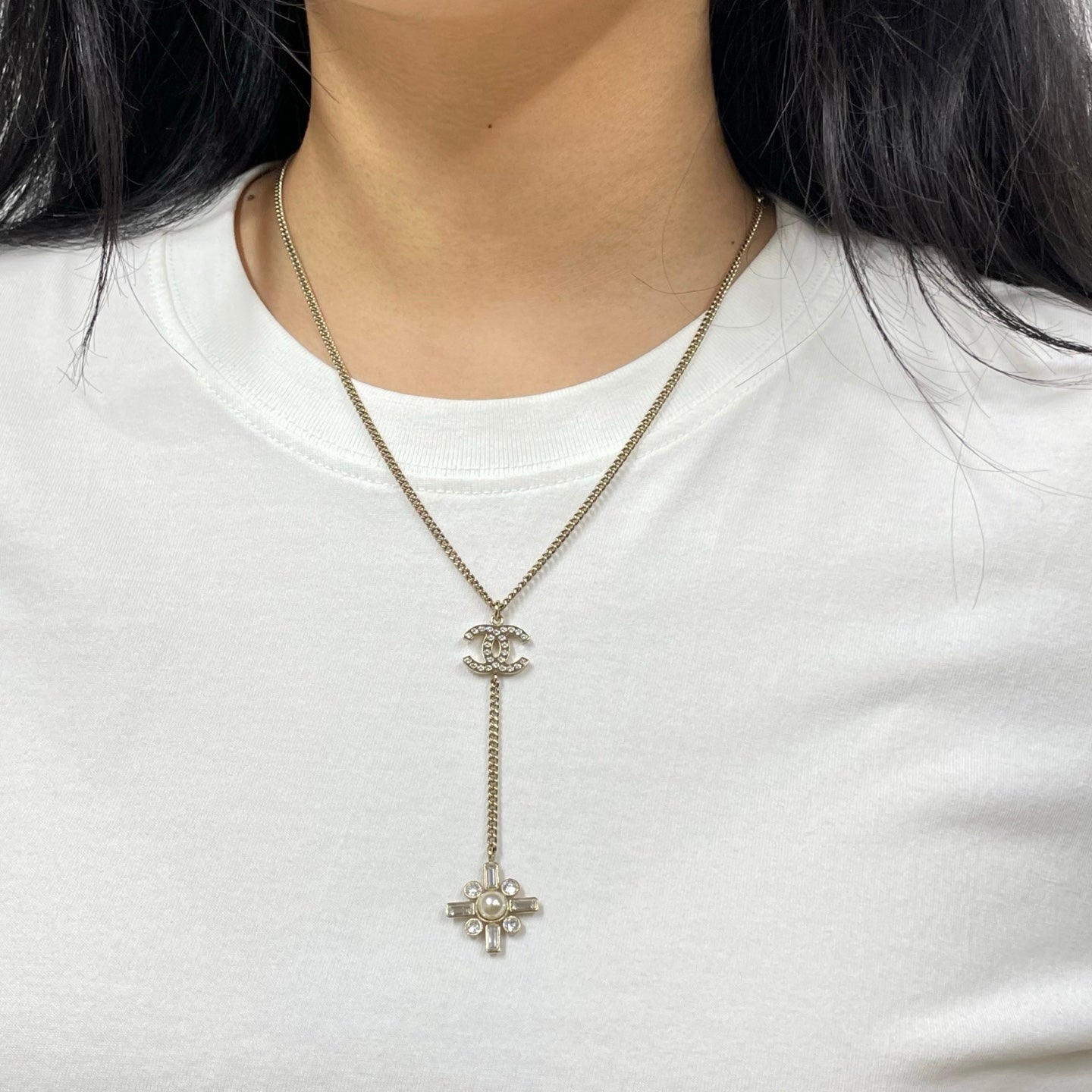 Chanel Pale Gold Rhinestone CC Starburst Pendant Necklace [Used]