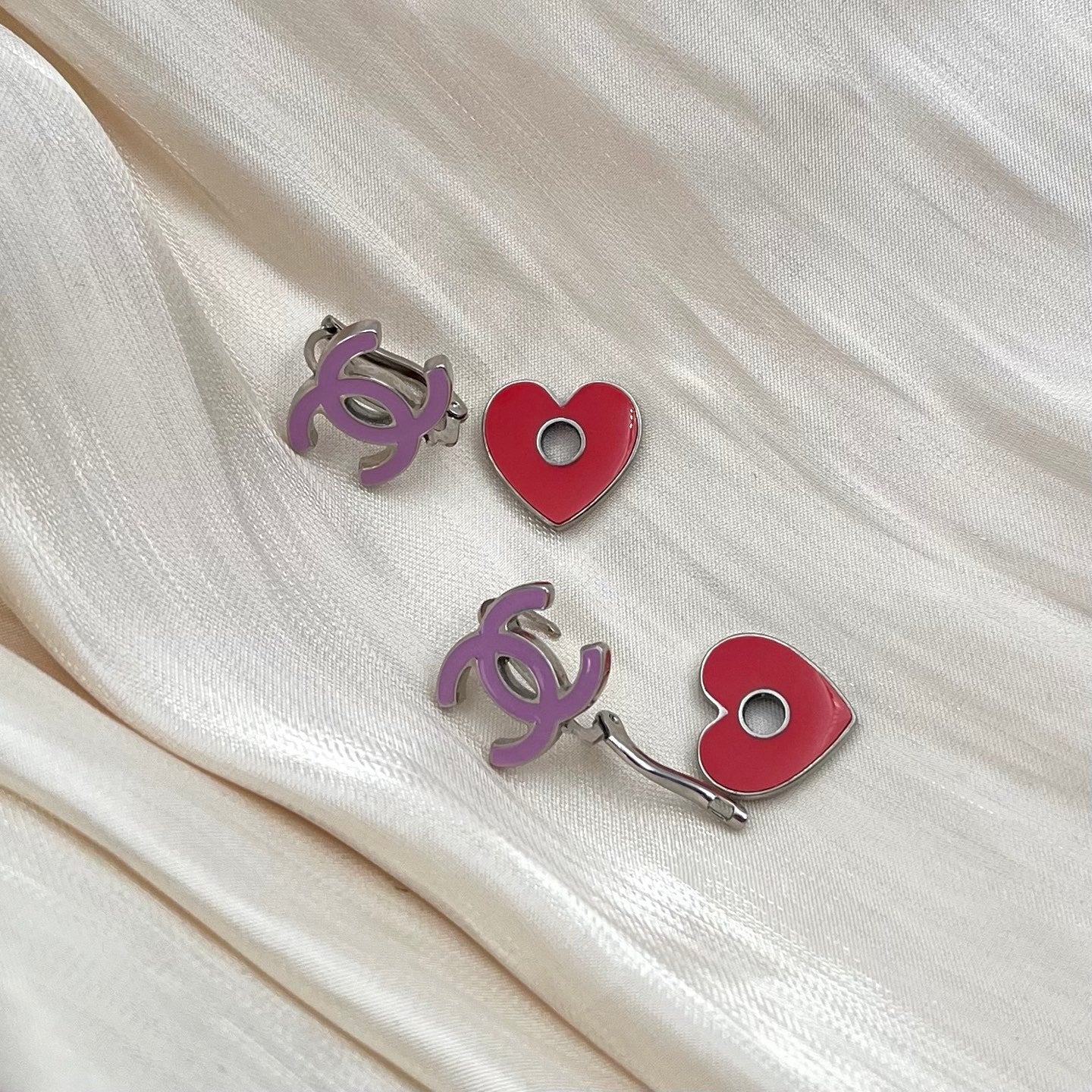 CHANEL 2004 Double CC Heart Detachable Stud Earrings [Used]