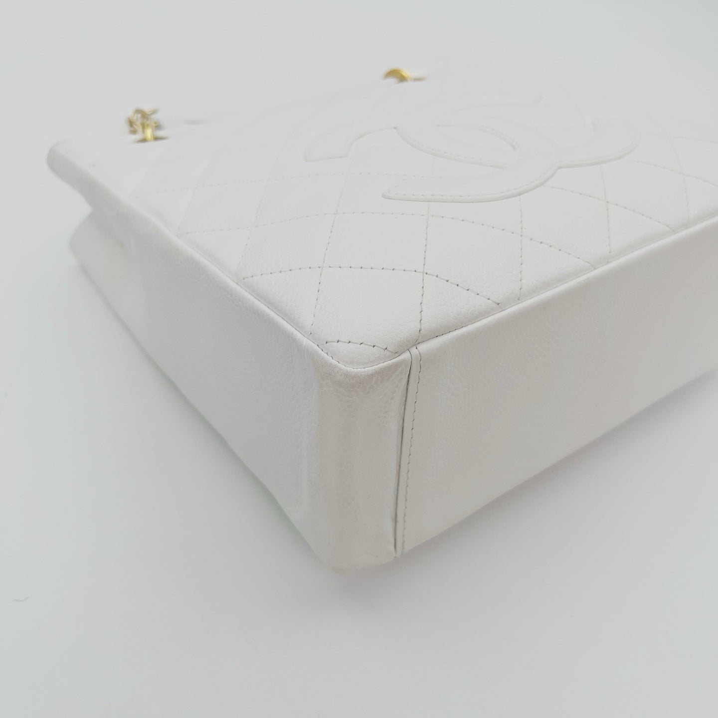 Chanel PST Petit Shopping Tote White/Gold [Used]