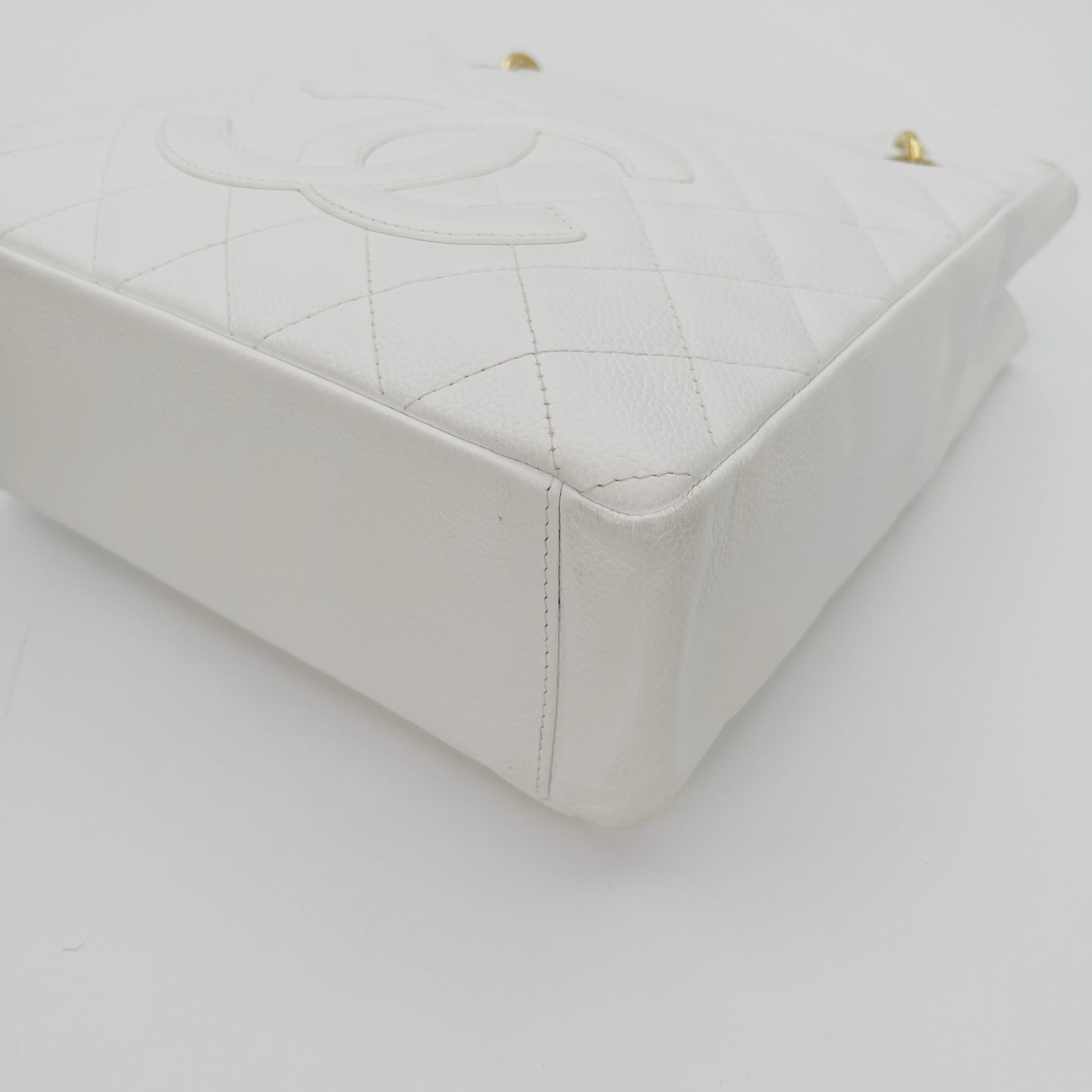 Chanel PST Petit Shopping Tote White/Gold [Used]