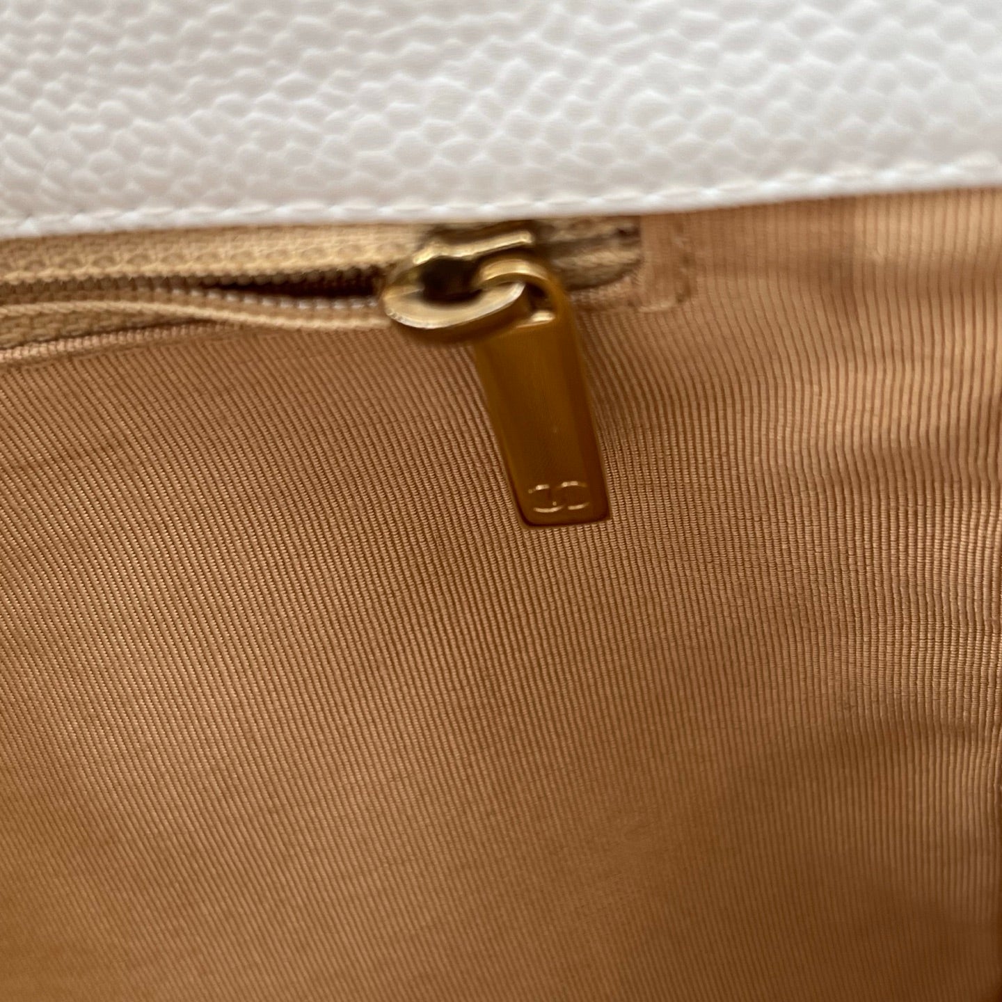 Chanel PST Petit Shopping Tote White/Gold [Used]