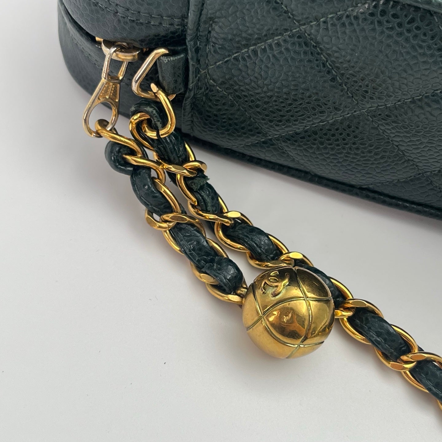 CHANEL Dark Green Matelasse Decamato Jumbo CaviarSkin Shoulder Bag  [Used]