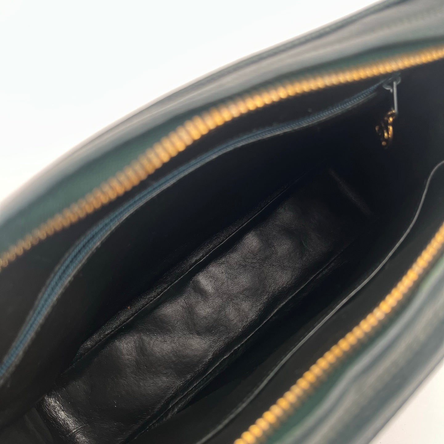 CHANEL Dark Green Matelasse Decamato Jumbo CaviarSkin Shoulder Bag  [Used]