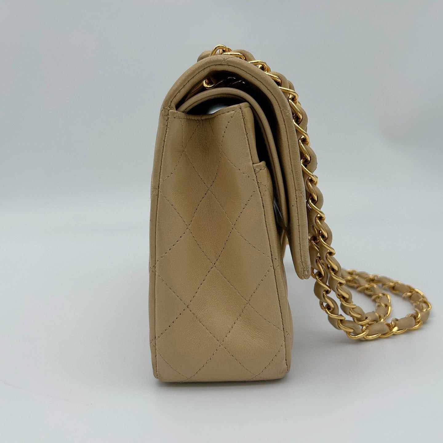 Chanel Beige Clair Lambskin Classic Flap Bag with Gold-Tone Chain 25cm [Used]