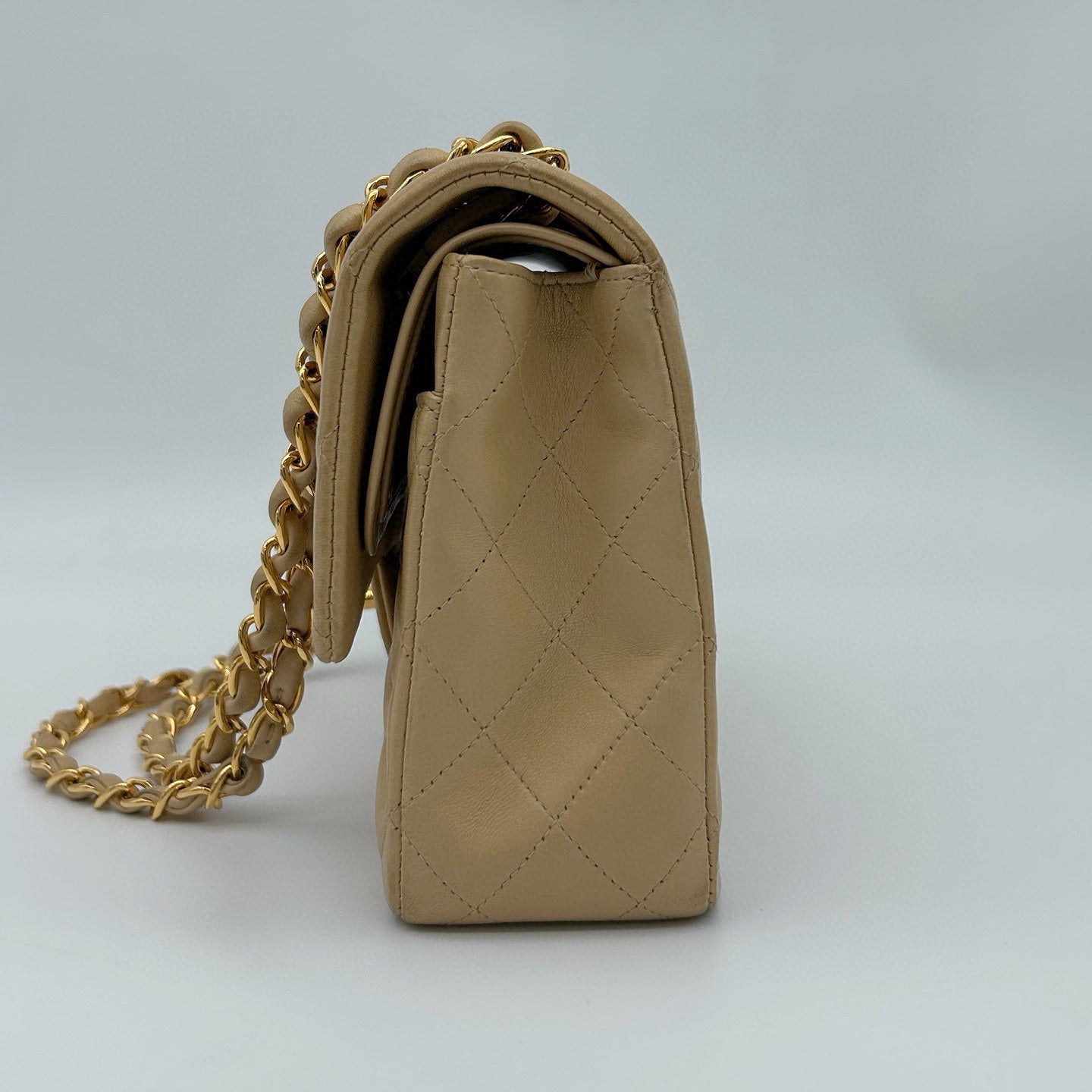 Chanel Beige Clair Lambskin Classic Flap Bag with Gold-Tone Chain 25cm [Used]