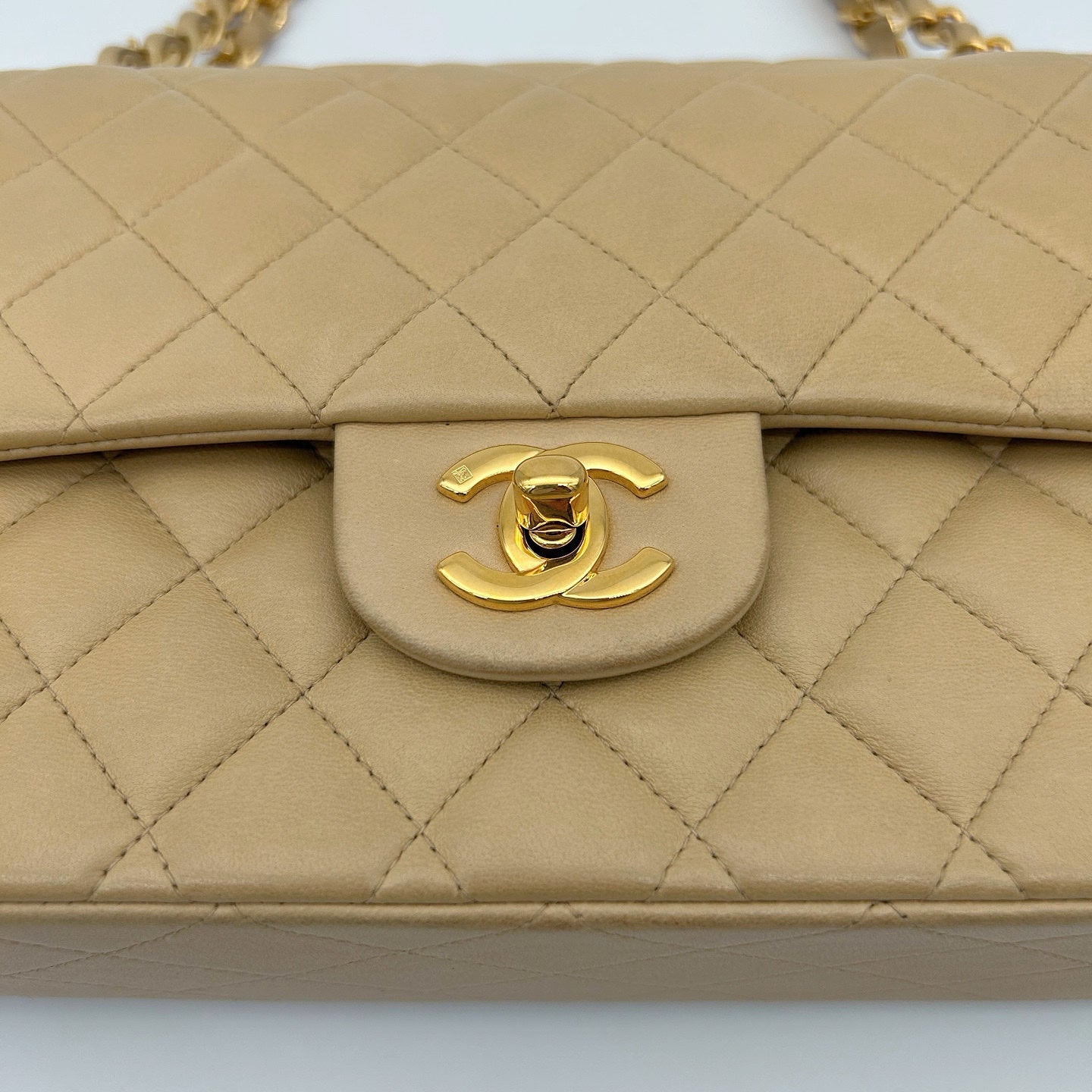 Chanel Beige Clair Lambskin Classic Flap Bag with Gold-Tone Chain 25cm [Used]