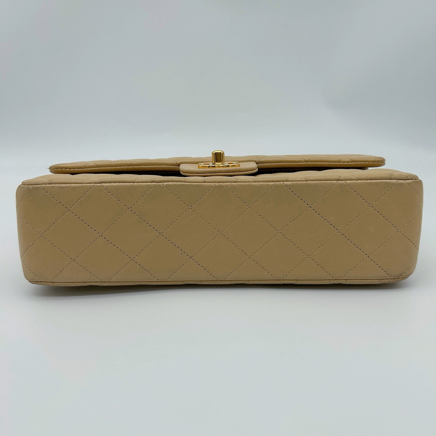 Chanel Beige Clair Lambskin Classic Flap Bag with Gold-Tone Chain 25cm [Used]