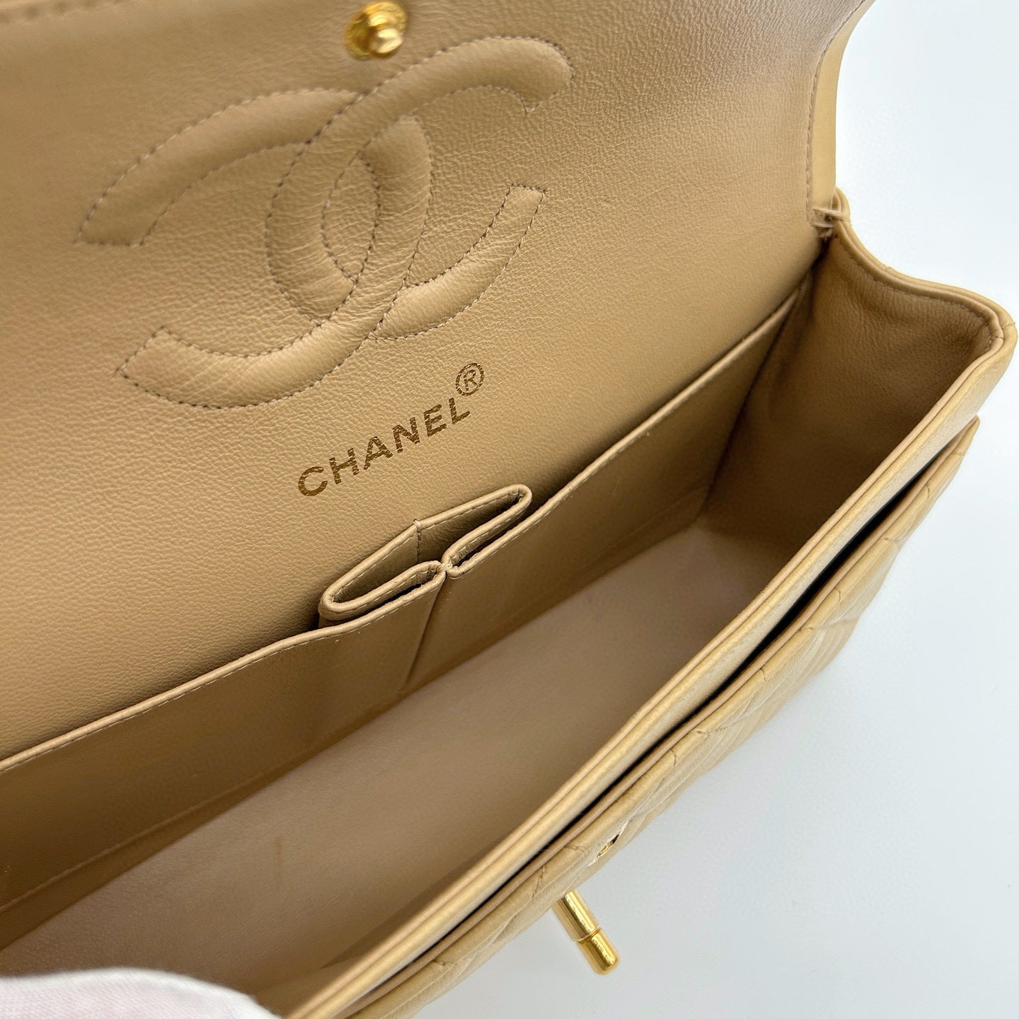 Chanel Beige Clair Lambskin Classic Flap Bag with Gold-Tone Chain 25cm [Used]