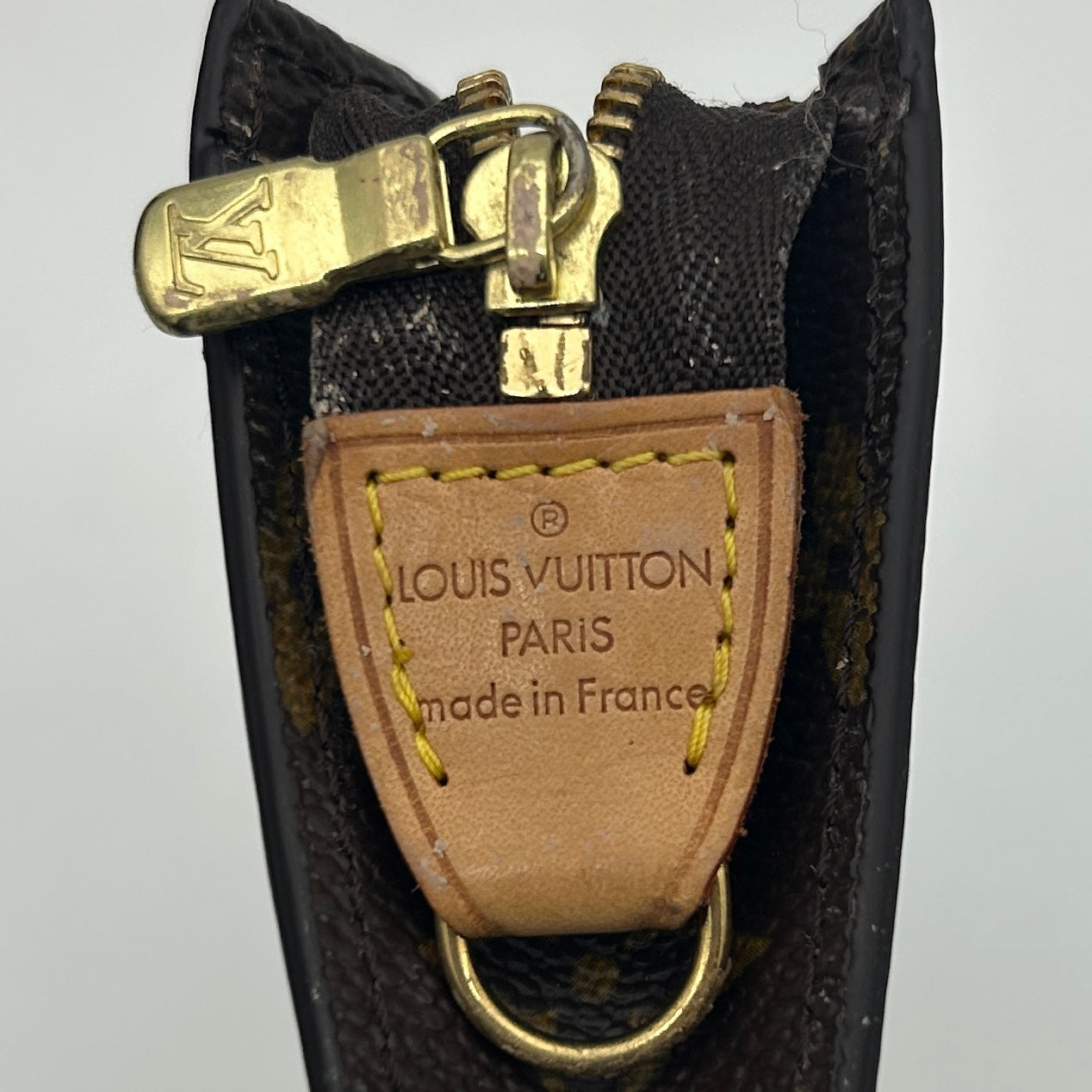 Louis Vuitton Classic Leather Bucket Tote Bag [Used]