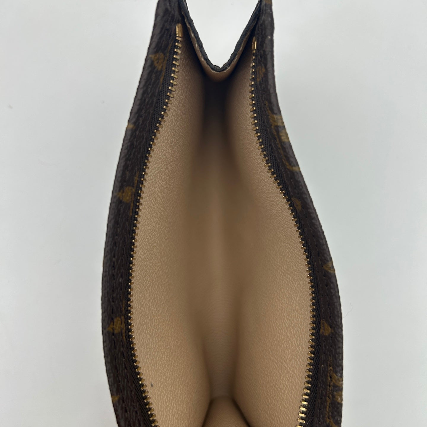 Louis Vuitton Classic Leather Bucket Tote Bag [Used]