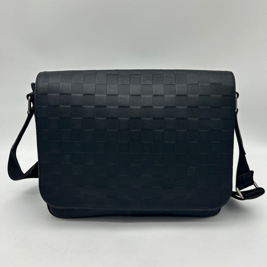 Louis Vuitton Black Damier Infini Leather Messenger Bag [Used]