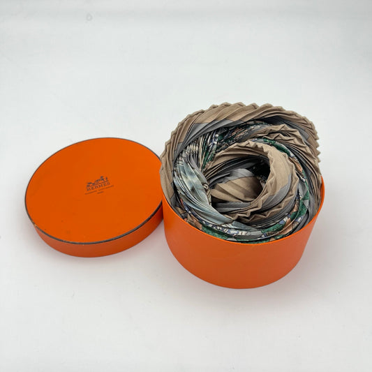 Hermès Les Chevaux des Moghôls Pleated Silk Scarf Approx [Used]