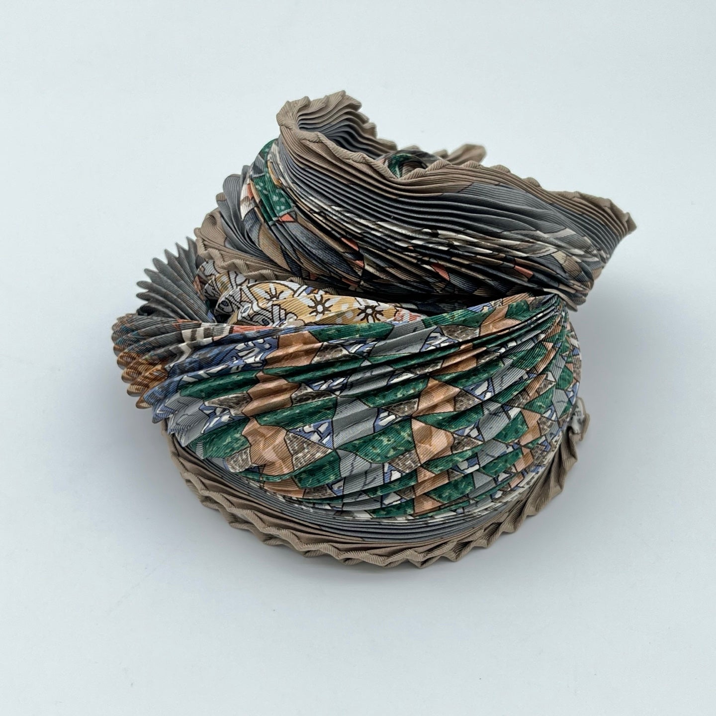 Hermès Les Chevaux des Moghôls Pleated Silk Scarf Approx [Used]