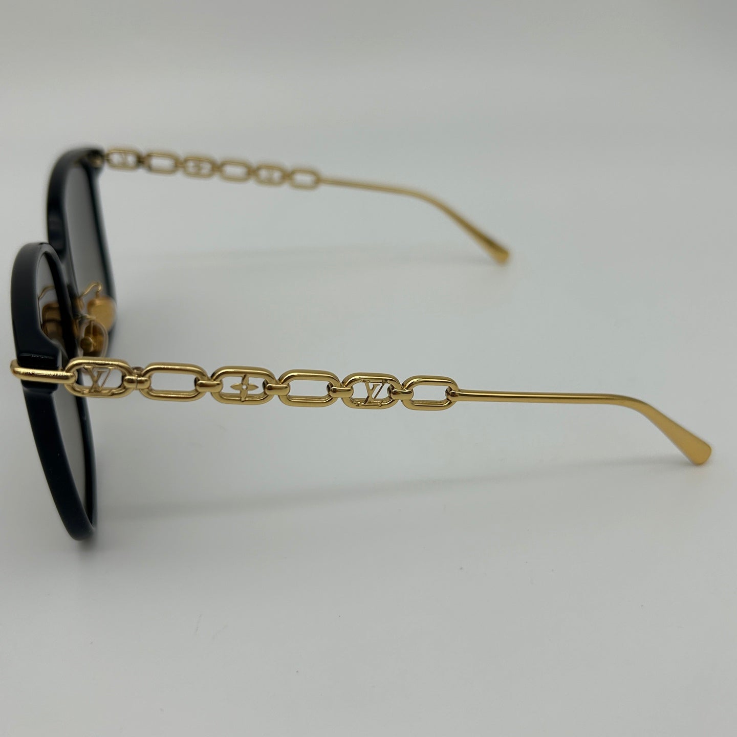 Louis Vuitton Z1911U Black & Gold Oversized Sunglasses [Used]