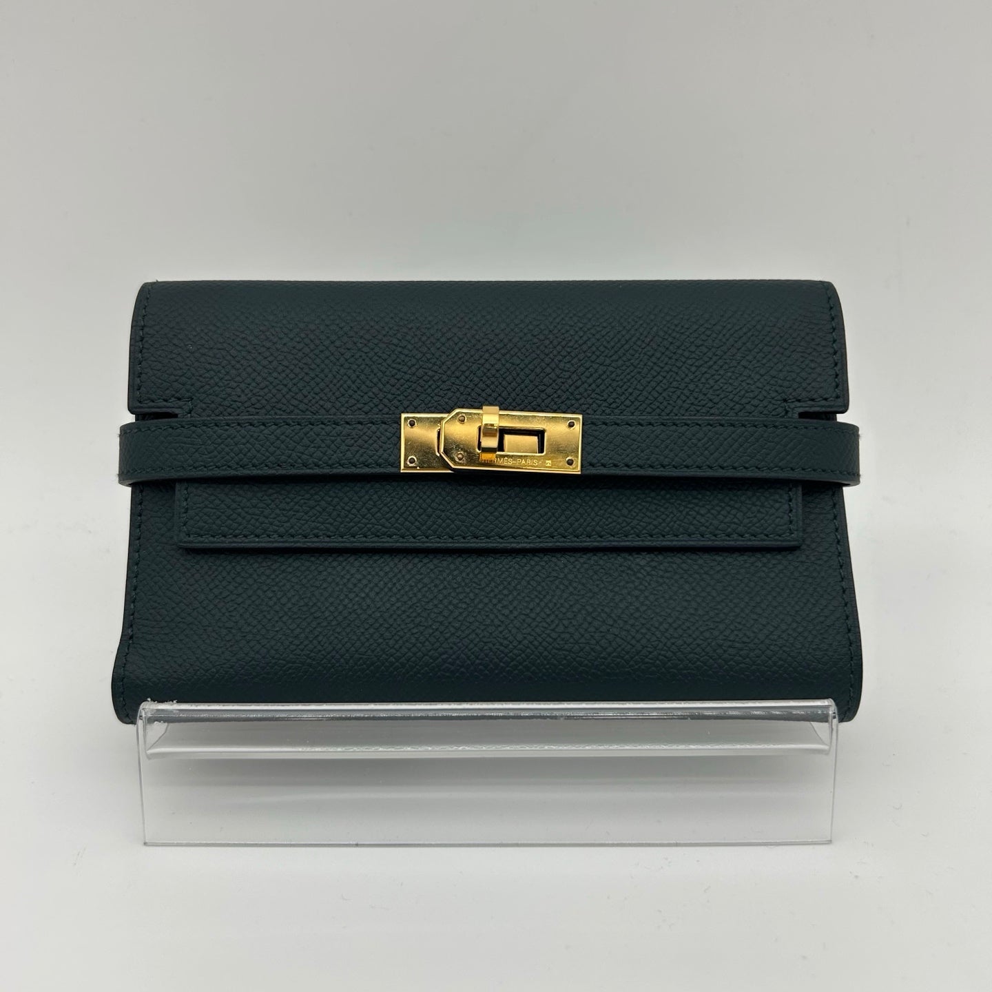 Hermès Dark Green Béarn Short Wallet with Gold Hardware [Used]
