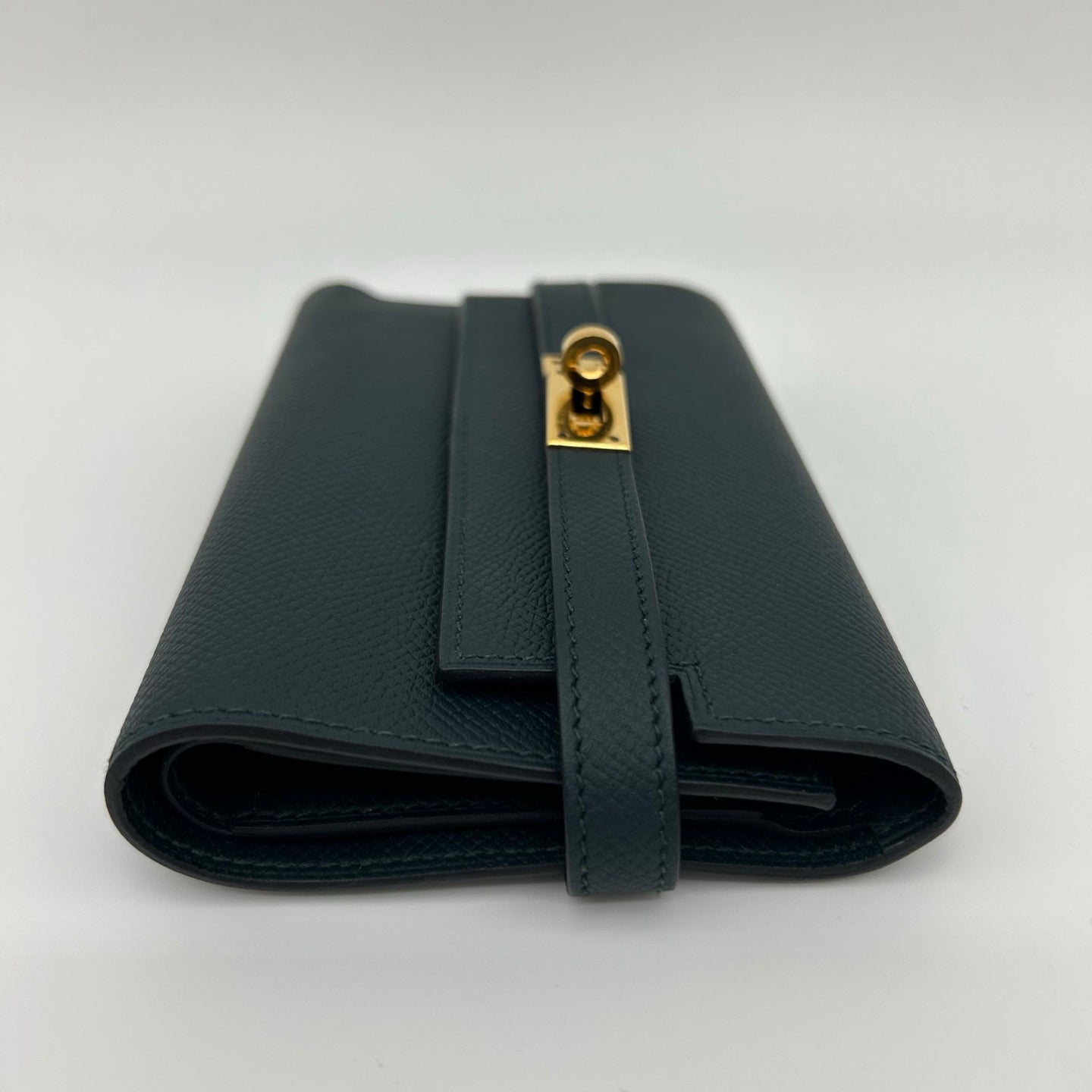 Hermès Dark Green Béarn Short Wallet with Gold Hardware [Used]