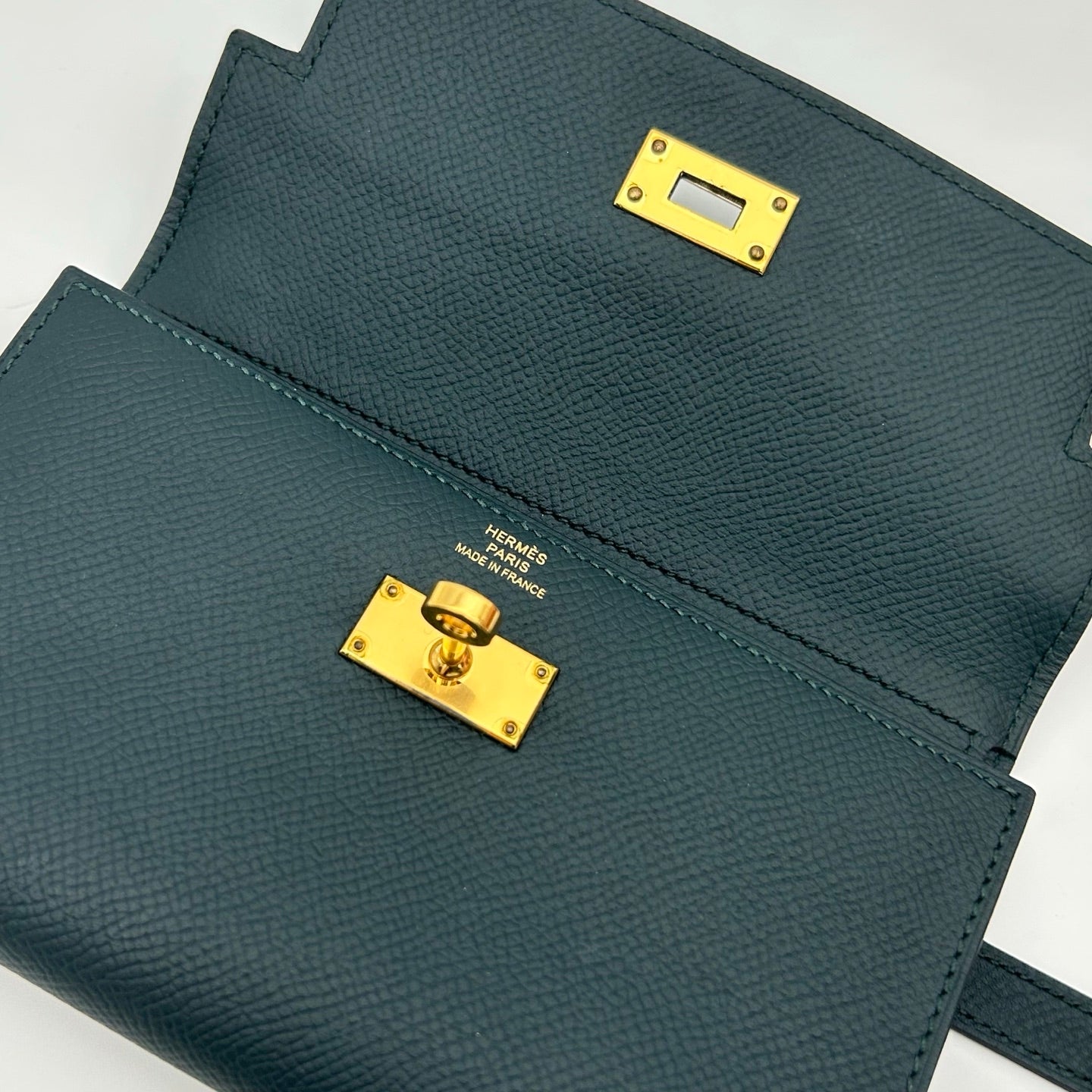 Hermès Dark Green Béarn Short Wallet with Gold Hardware [Used]