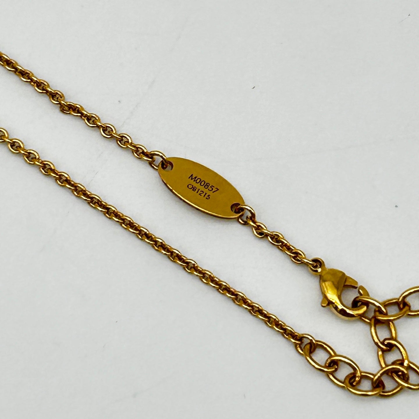 Louis Vuitton Essential V Gold Necklace [Used]