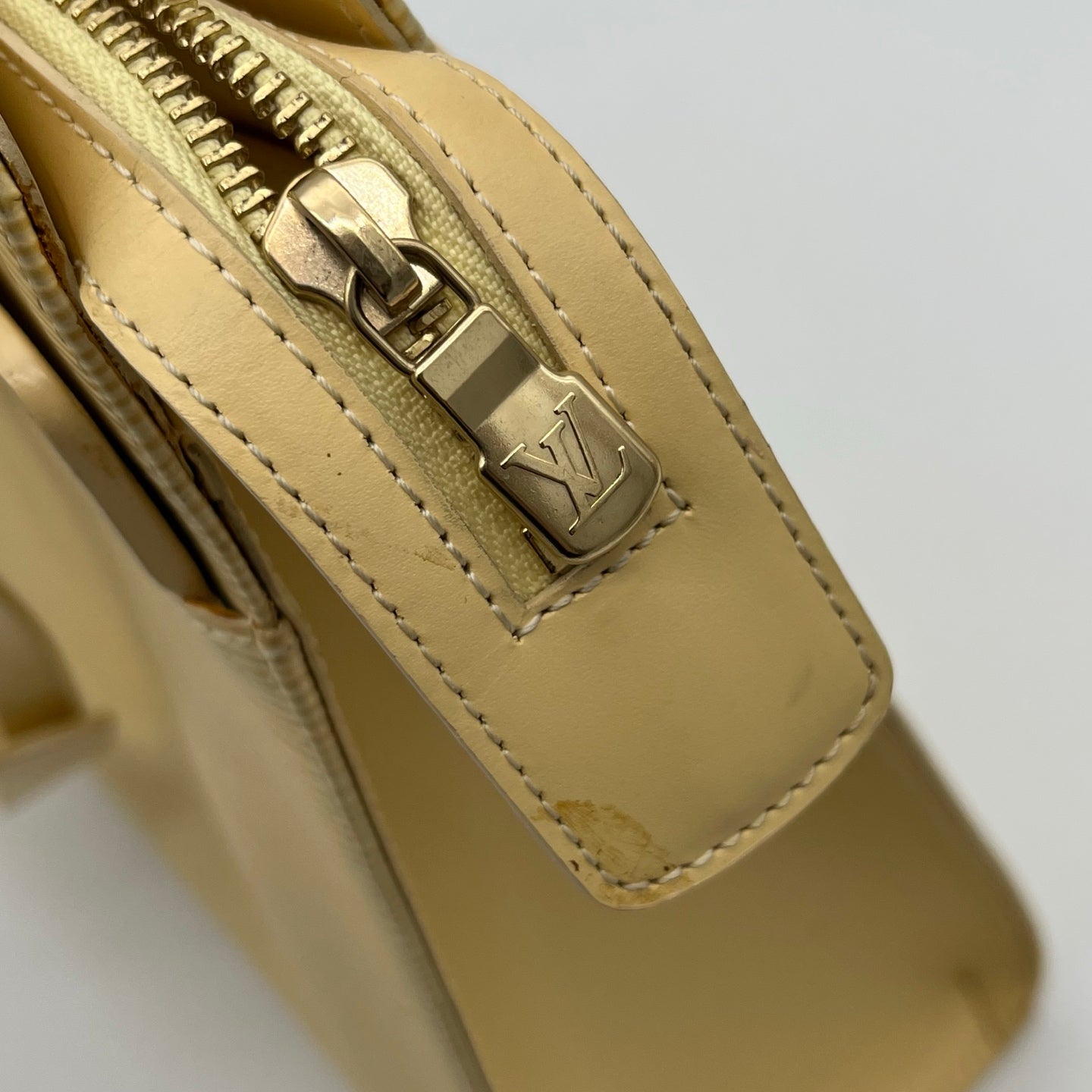 Louis Vuitton Light Yellow Croisette PM Epi Leather Shoulder Tote Bag [Used]